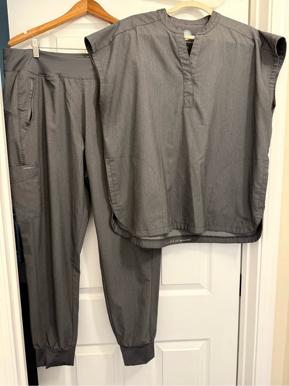 healing hands Women’s Mixed Size Scrub Set-Top Size L, Pants Size XL-Slate Gray